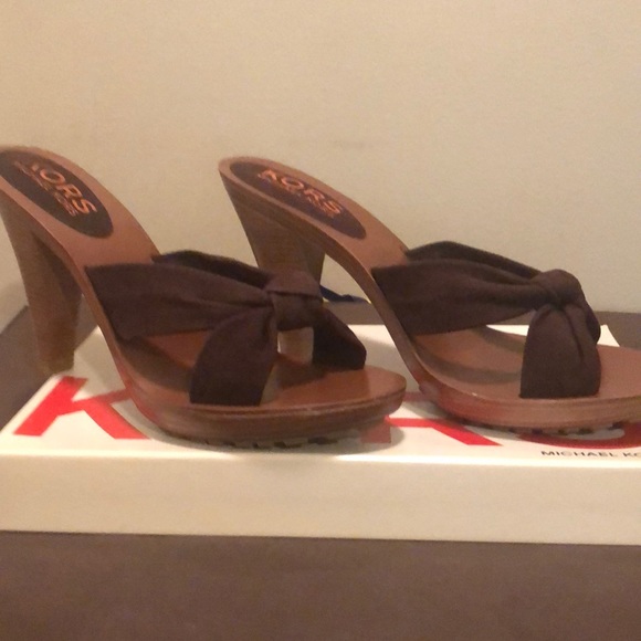 NIB NWT Michael Kors Brown Suede Stacked Heel Sandals - Picture 1 of 4